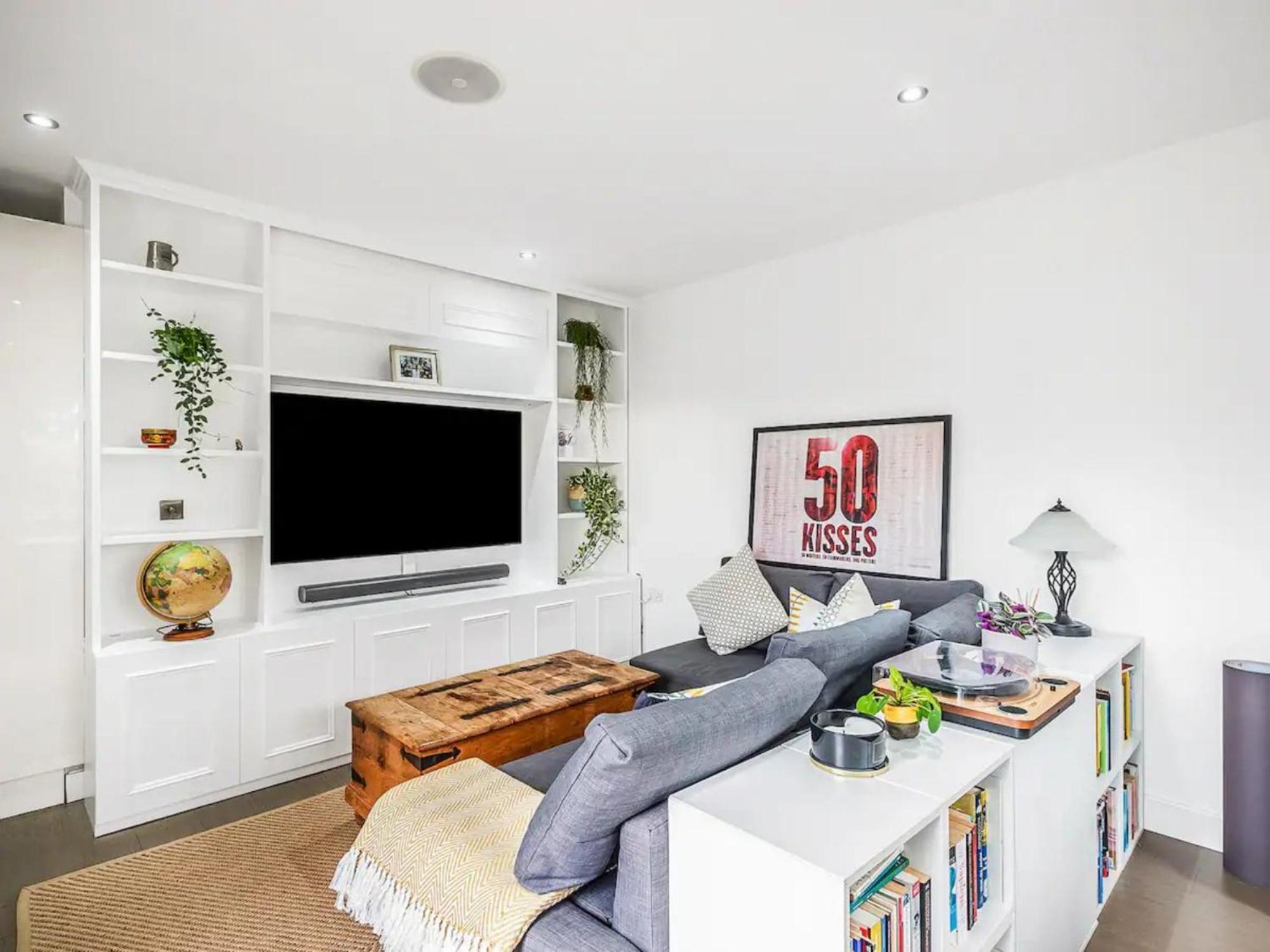 Pass The Keys Modern Terrace In Putney * Londen